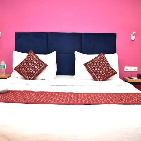 Hotel La Serene By Qotel-Gagan Vihar Anand Vihar ニューデリー エクステリア 写真
