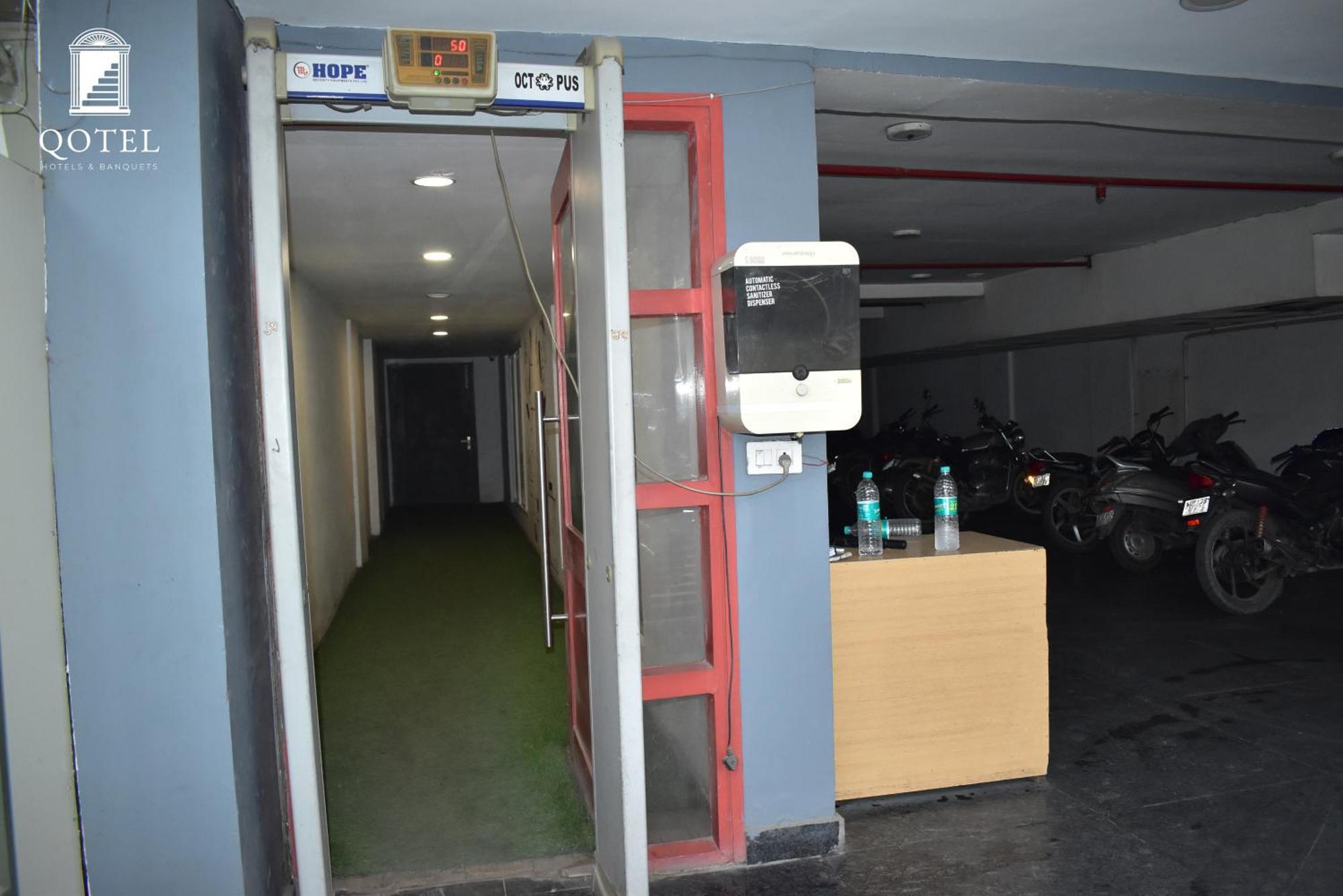 Hotel La Serene By Qotel-Gagan Vihar Anand Vihar ニューデリー エクステリア 写真